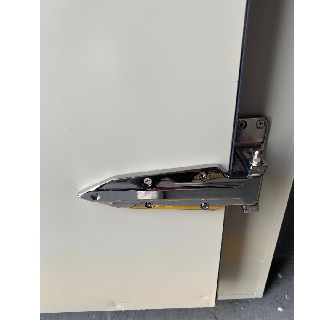 Puerta batiente 90 x 190 cm marco 120 x 220 cm con resistencia RGC